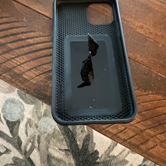 Loopy case- iPhone 11 Pro - Picture 2 of 3